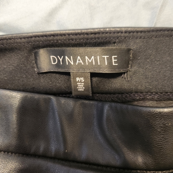 DYNANITE PLEATHER SKIRT SMALL - Picture 3 of 4